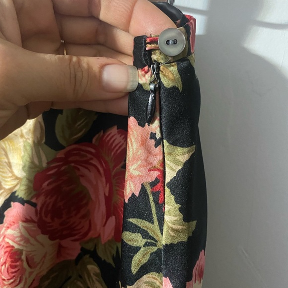 The Limited Black Floral 100% silk maxi - Picture 6 of 9